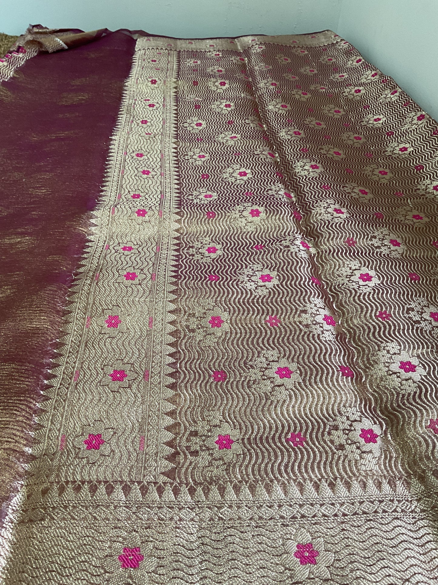 Crush Tissue saree-Pink