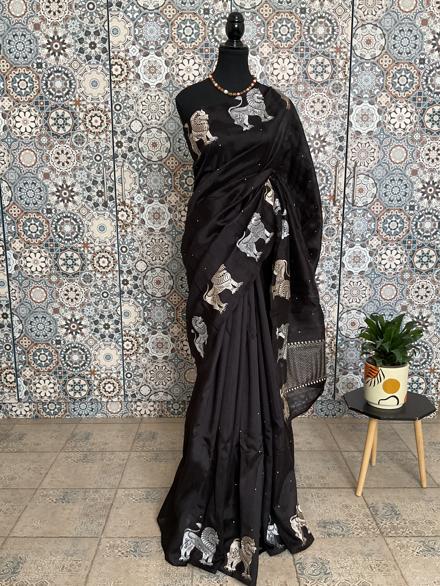 Tussar Lion motifs saree-(Black)