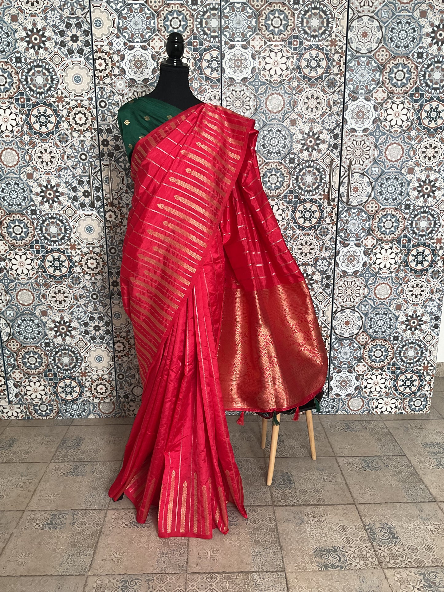 Tussar temple border saree-(Red)
