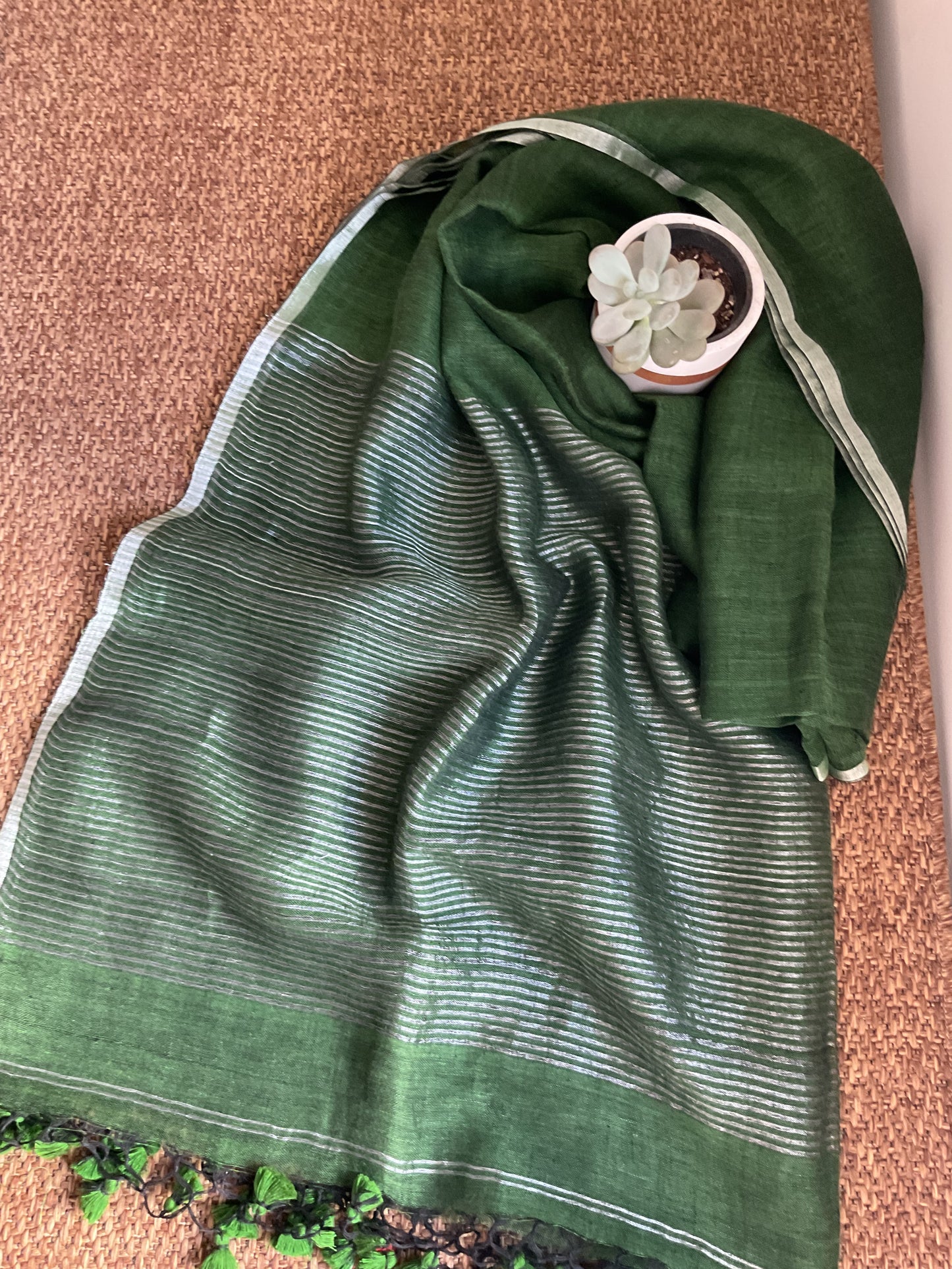 Premium Linen saree(03)