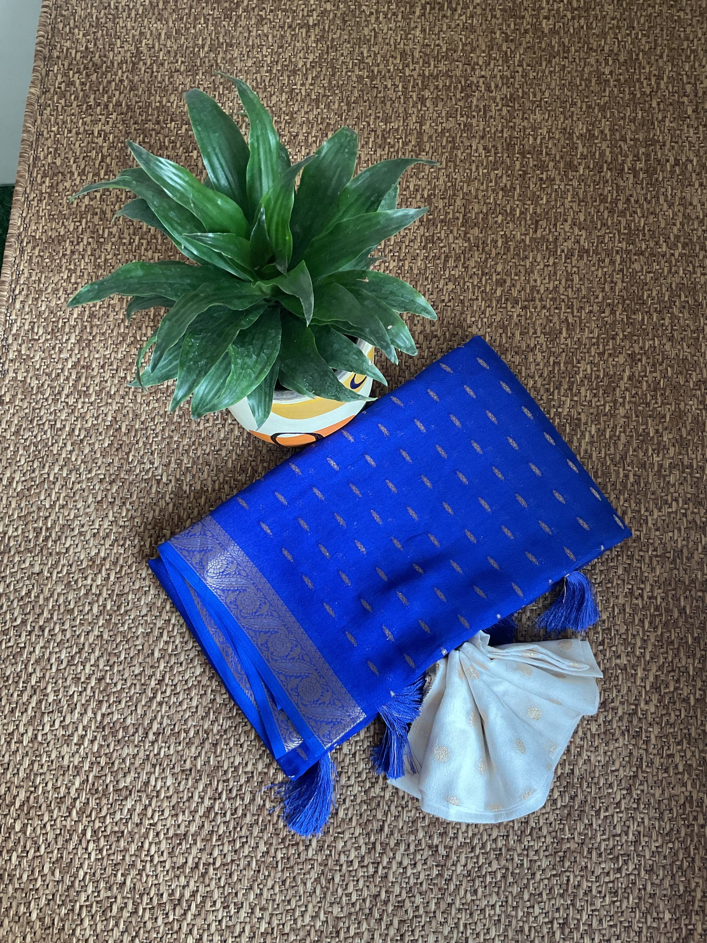 Walnut silk Georgette saree(Royal Blue)