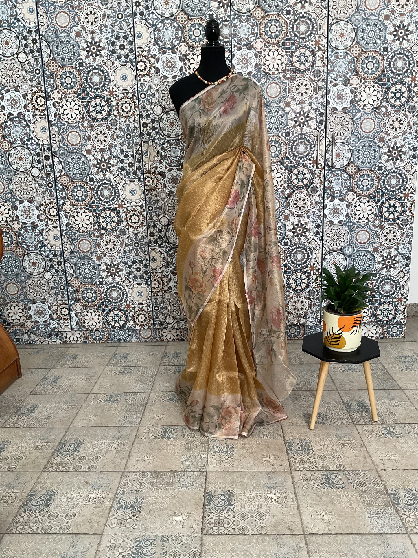 Fancy Tissue crush saree