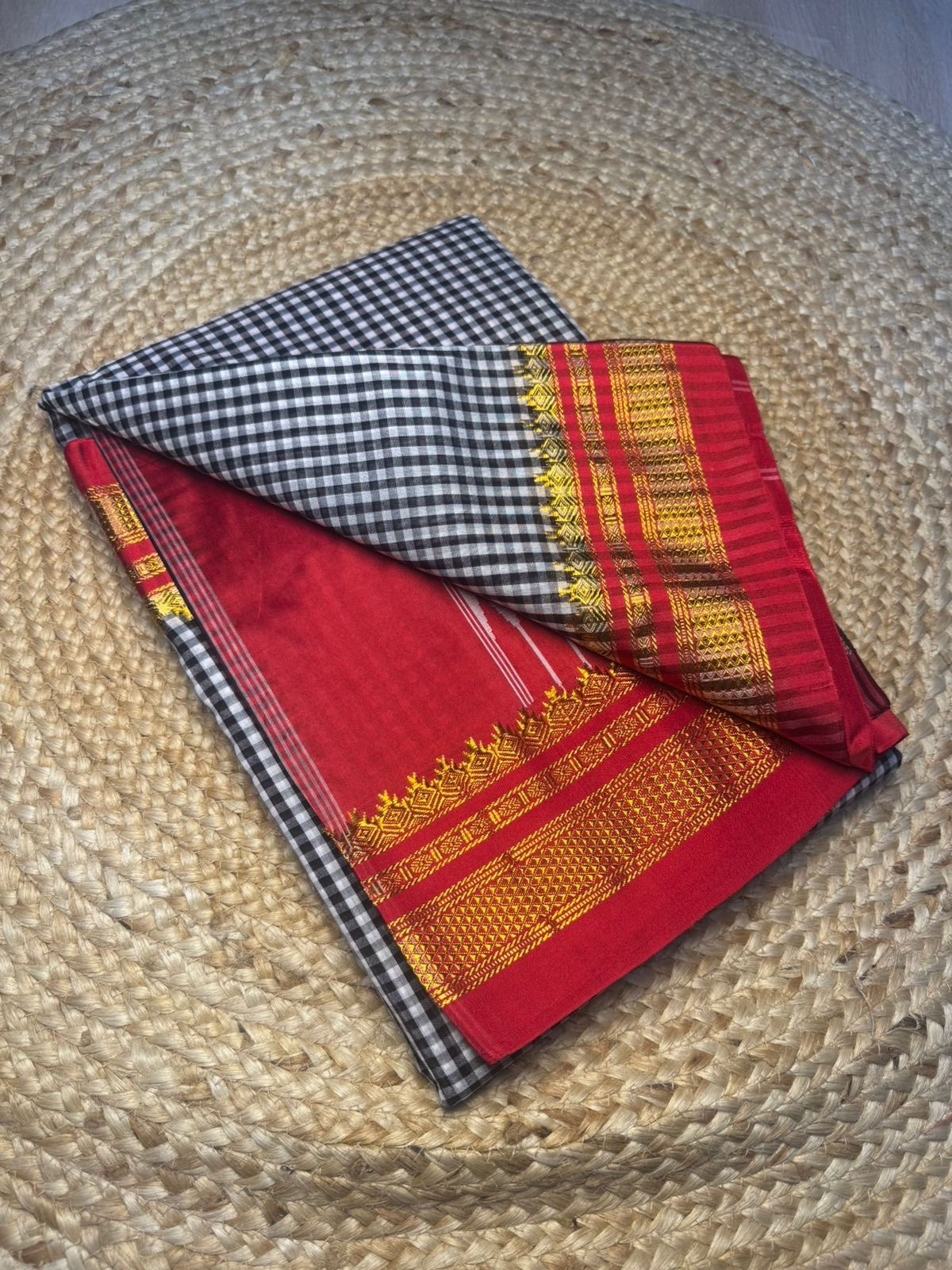 Tum Tum Checks Traditional Ilkal Saree – Black & White with small checks & with Red Pallu