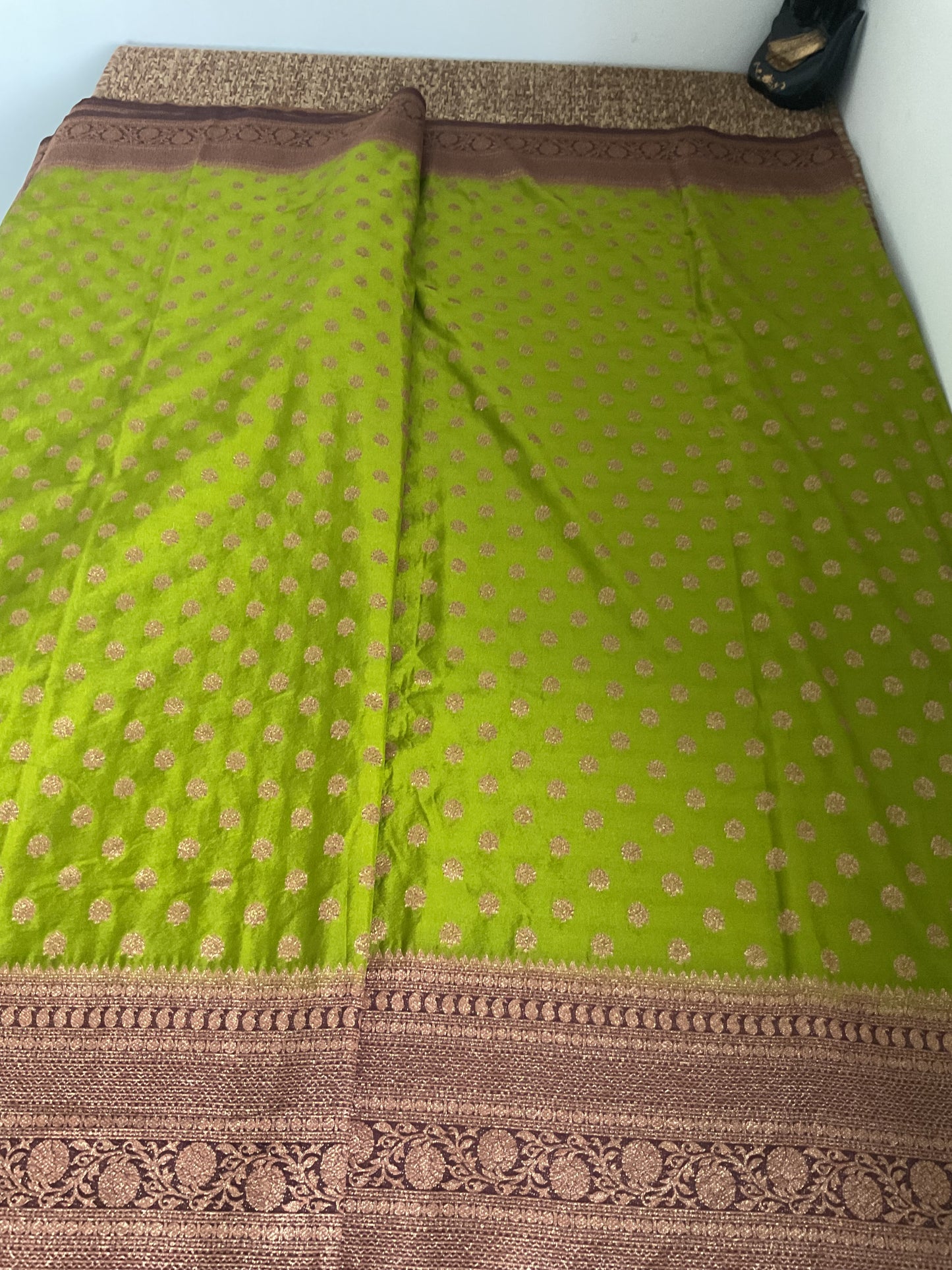 Banarasi crepe silk saree(Green with brown border)