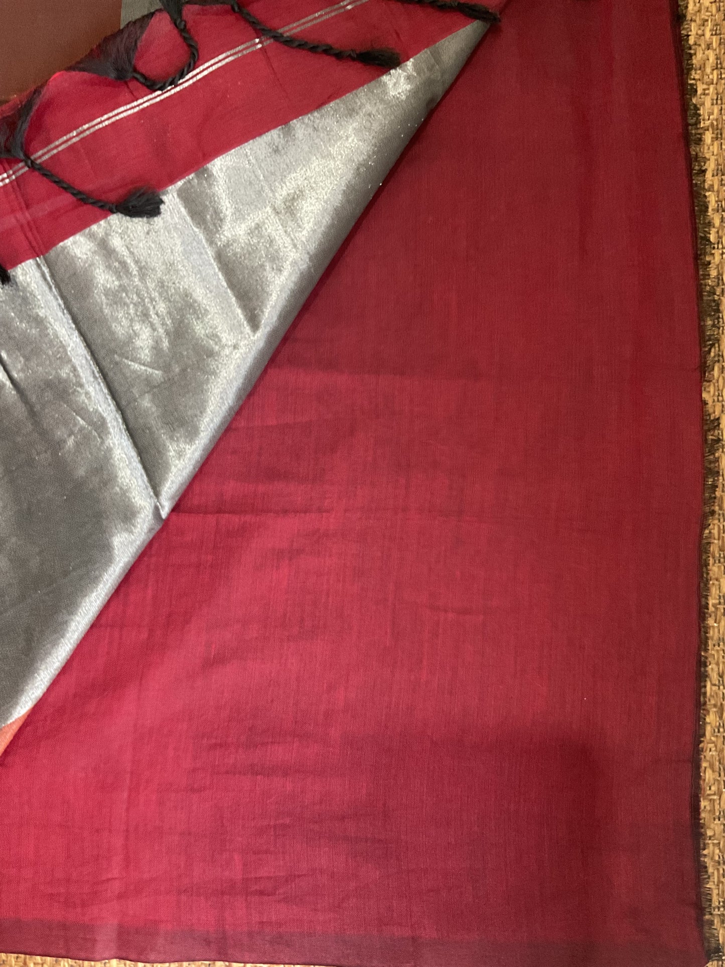 Handloom cotton saree(Deep maroon with contrast pallu)
