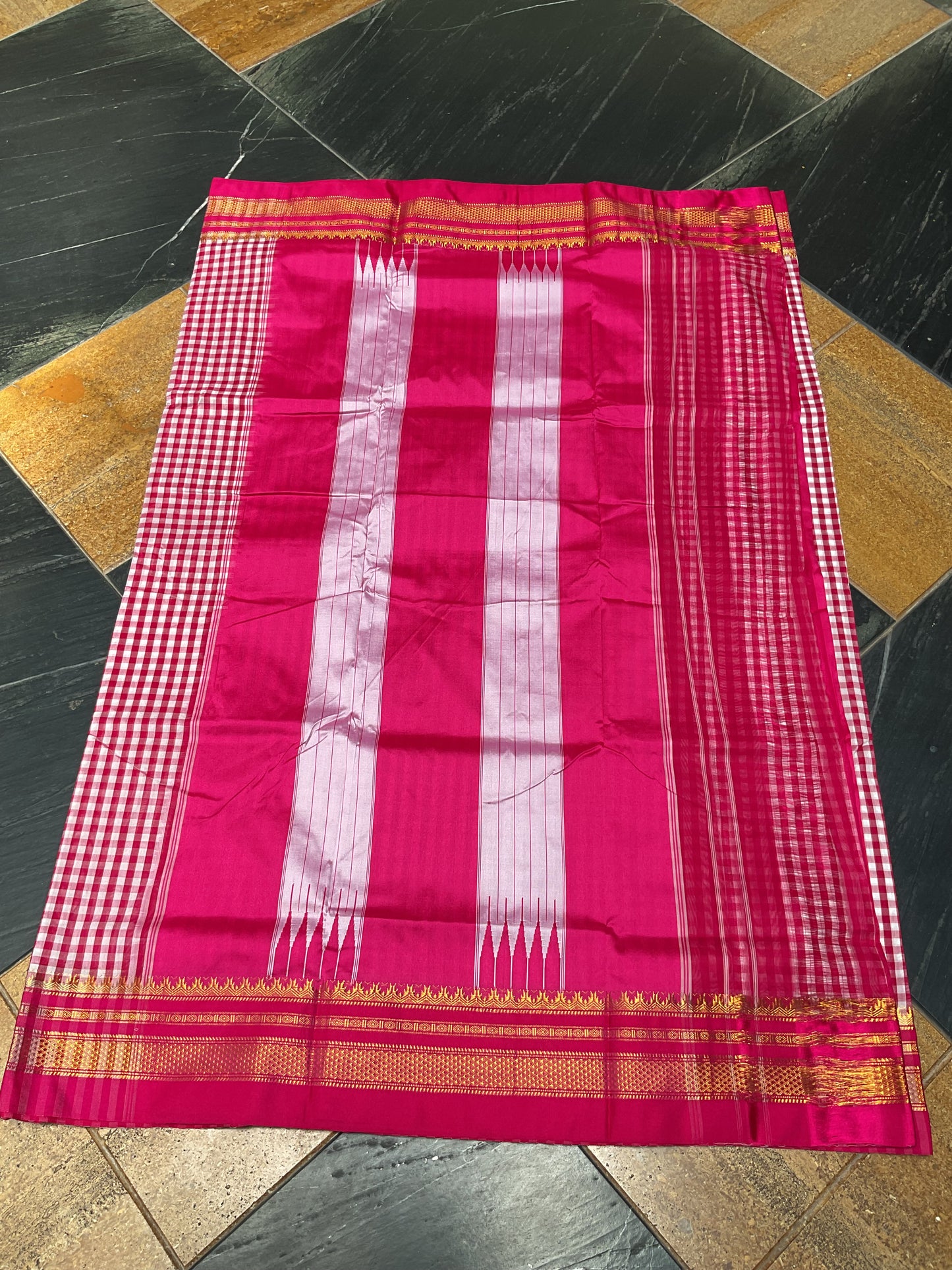 Tum Tum Checks Traditional Ilkal Saree – Pink with Silver Pallu