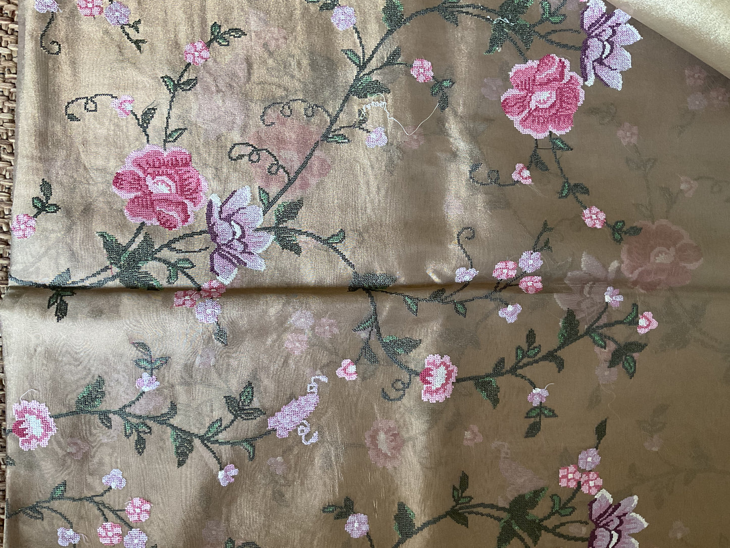 Designer Pure Kora Tissue saree with deer Embroidery border(Golden)