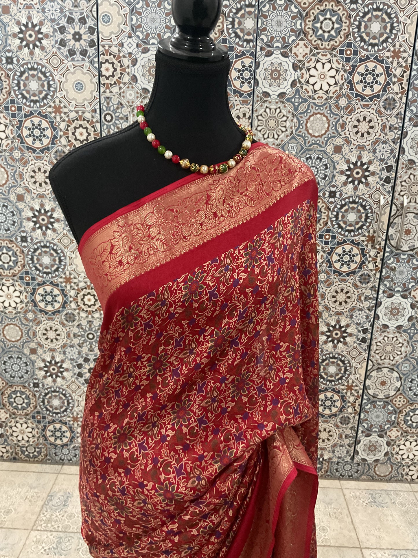 Fancy saree floral prints( Red)