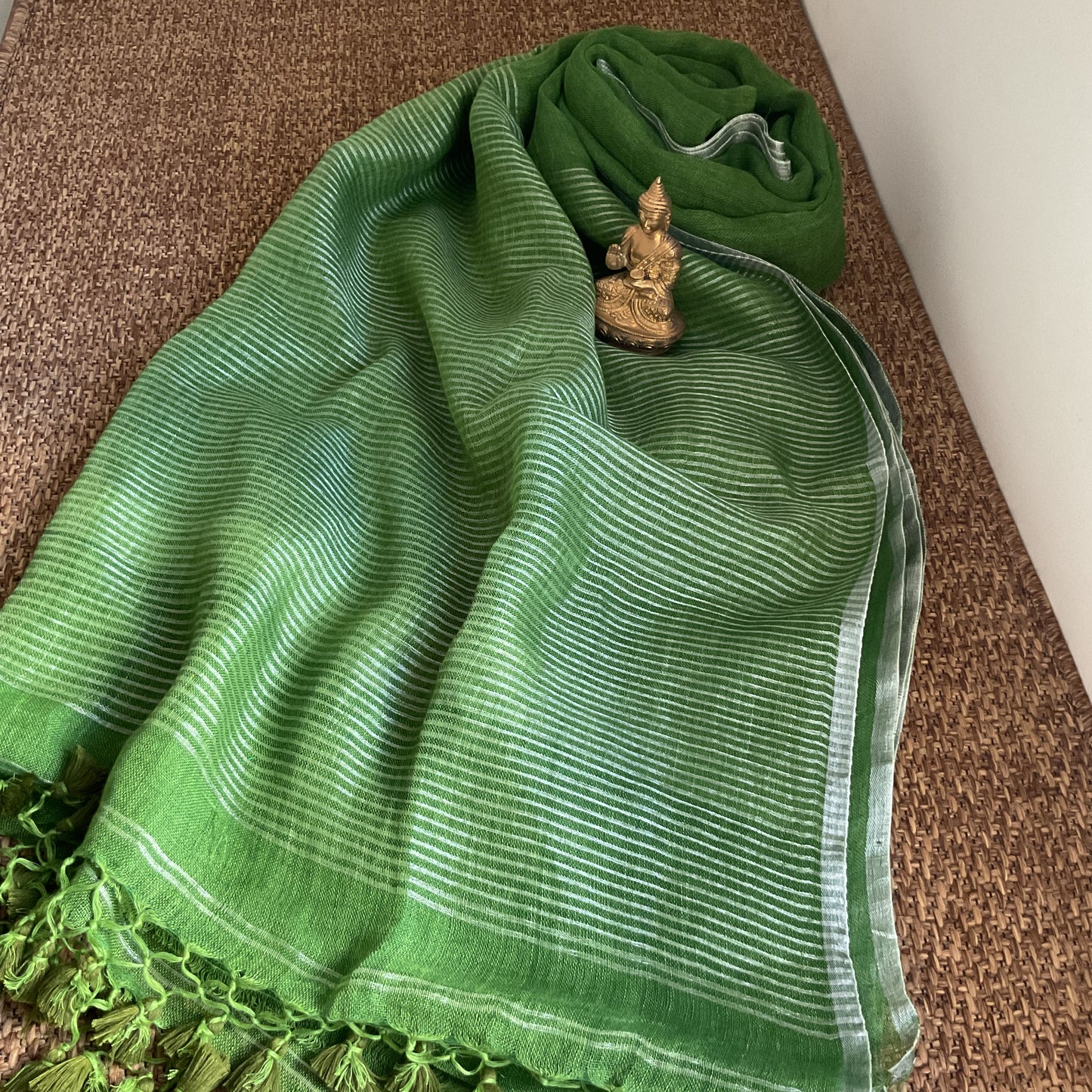 Handloom Linen saree(light Green)