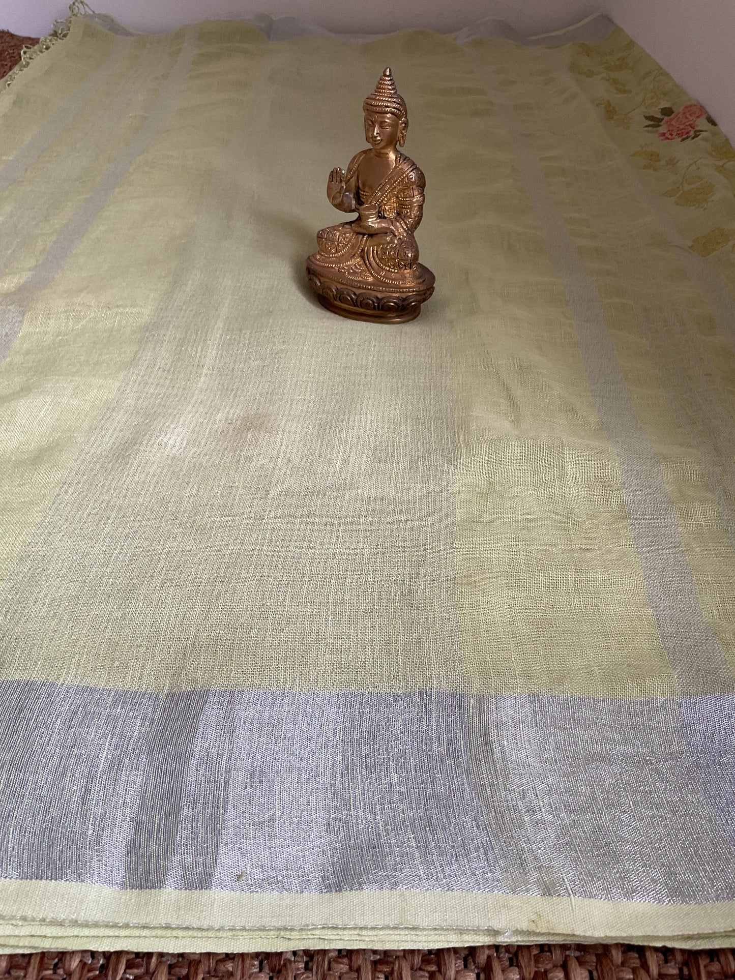 Linen saree with Kantha embroidery(Pastel lime green)
