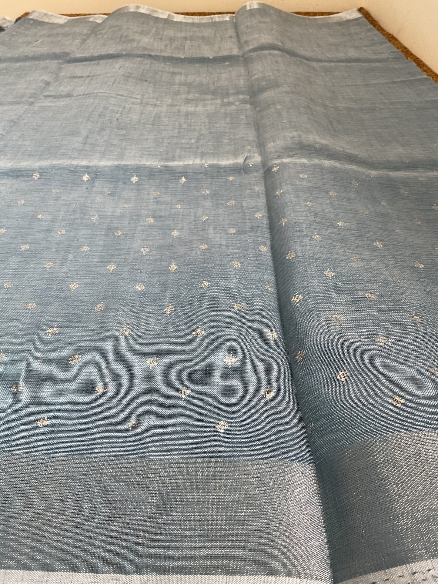 Linen cotton with silver motifs(Light blue)
