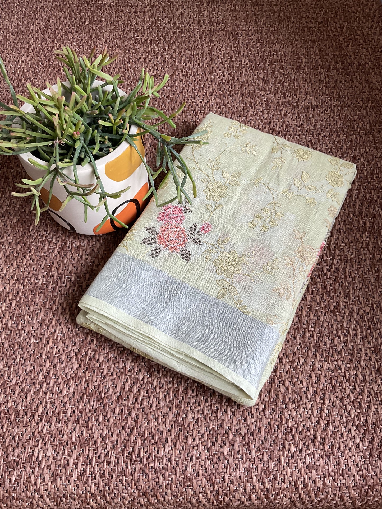 Linen saree with Kantha embroidery(Pastel lime green)