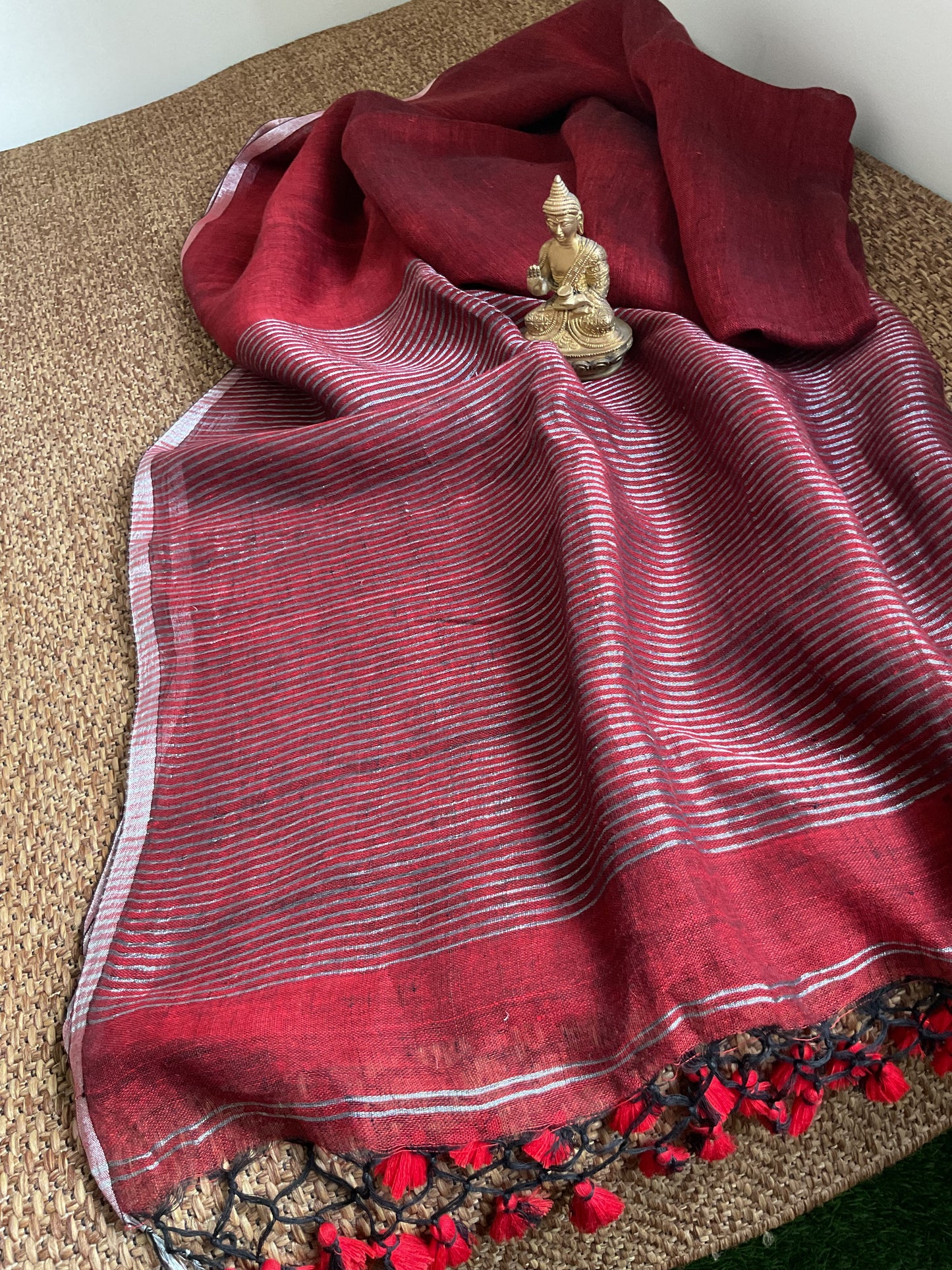 Premium Linen saree(maroon)