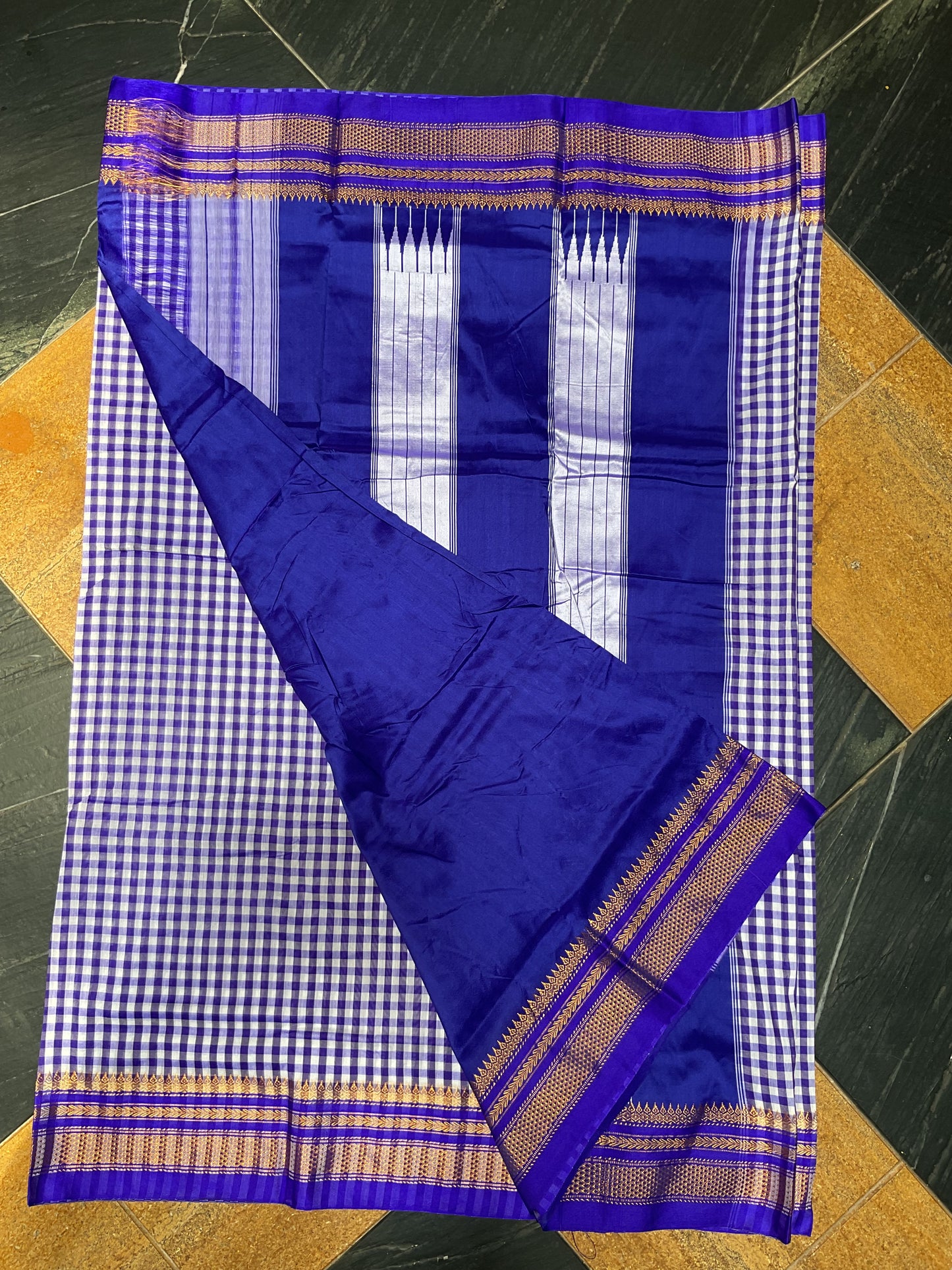 Tum Tum Checks Traditional Ilkal Saree – Blue & White with Silver Pallu