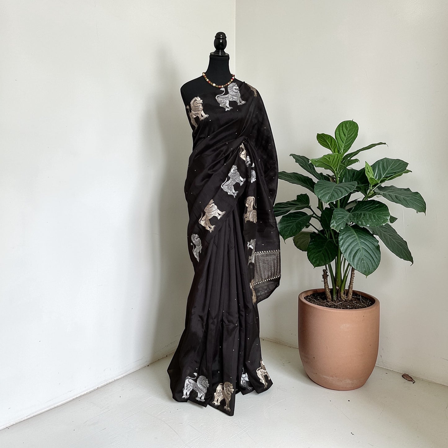 Tussar Lion motifs saree-(Black)