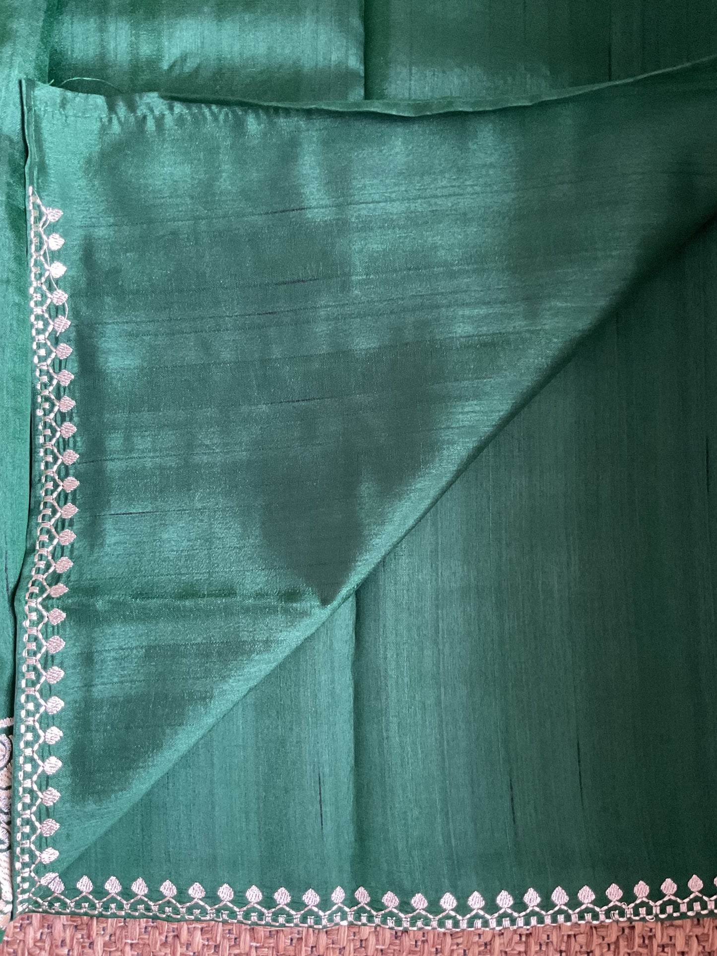 Tussar Lion motifs saree-(Green)