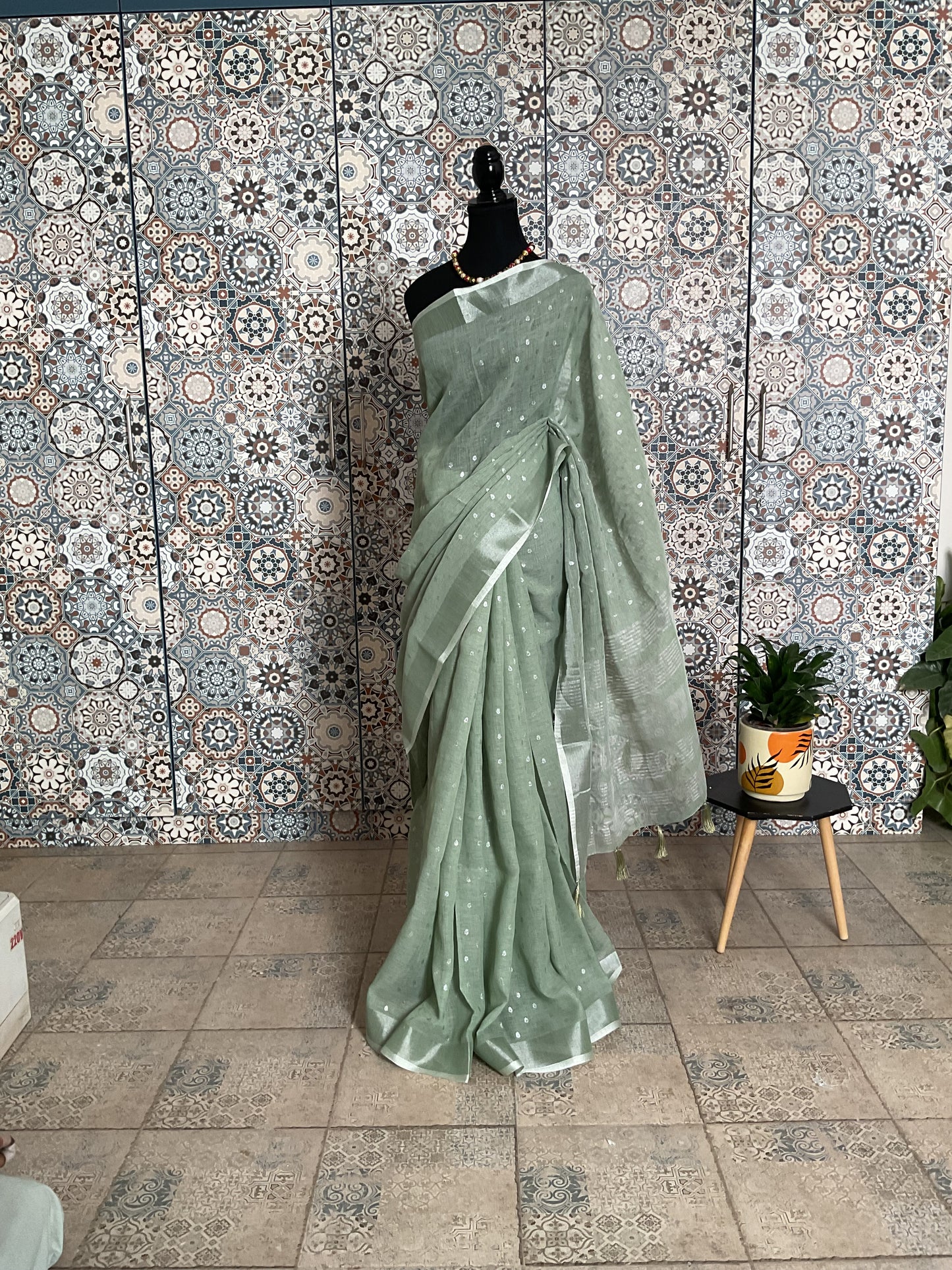 Linen cotton  with silver motifs(Light green)