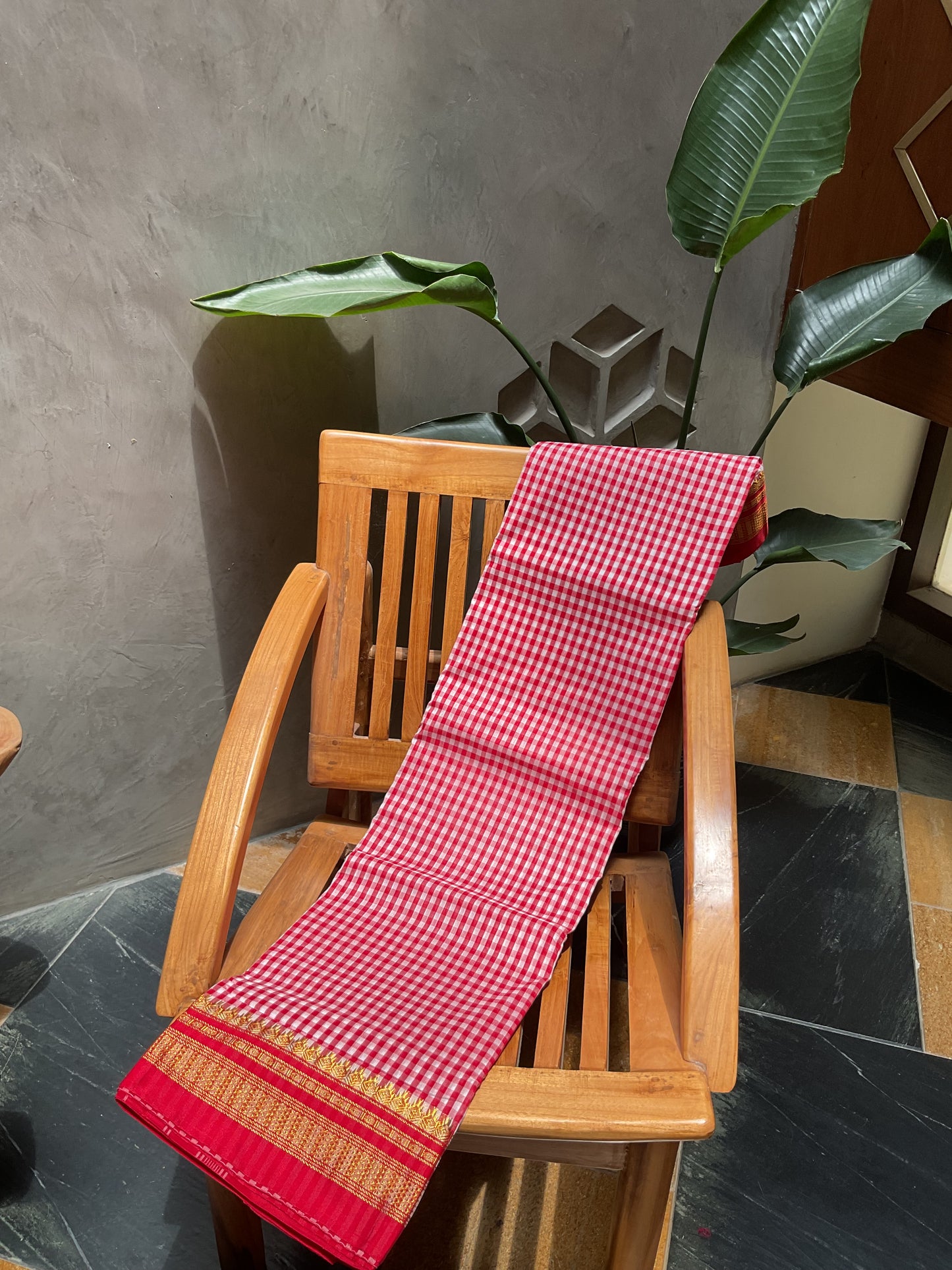 Tum Tum Checks Traditional Ilkal Saree – Red with Silver Pallu
