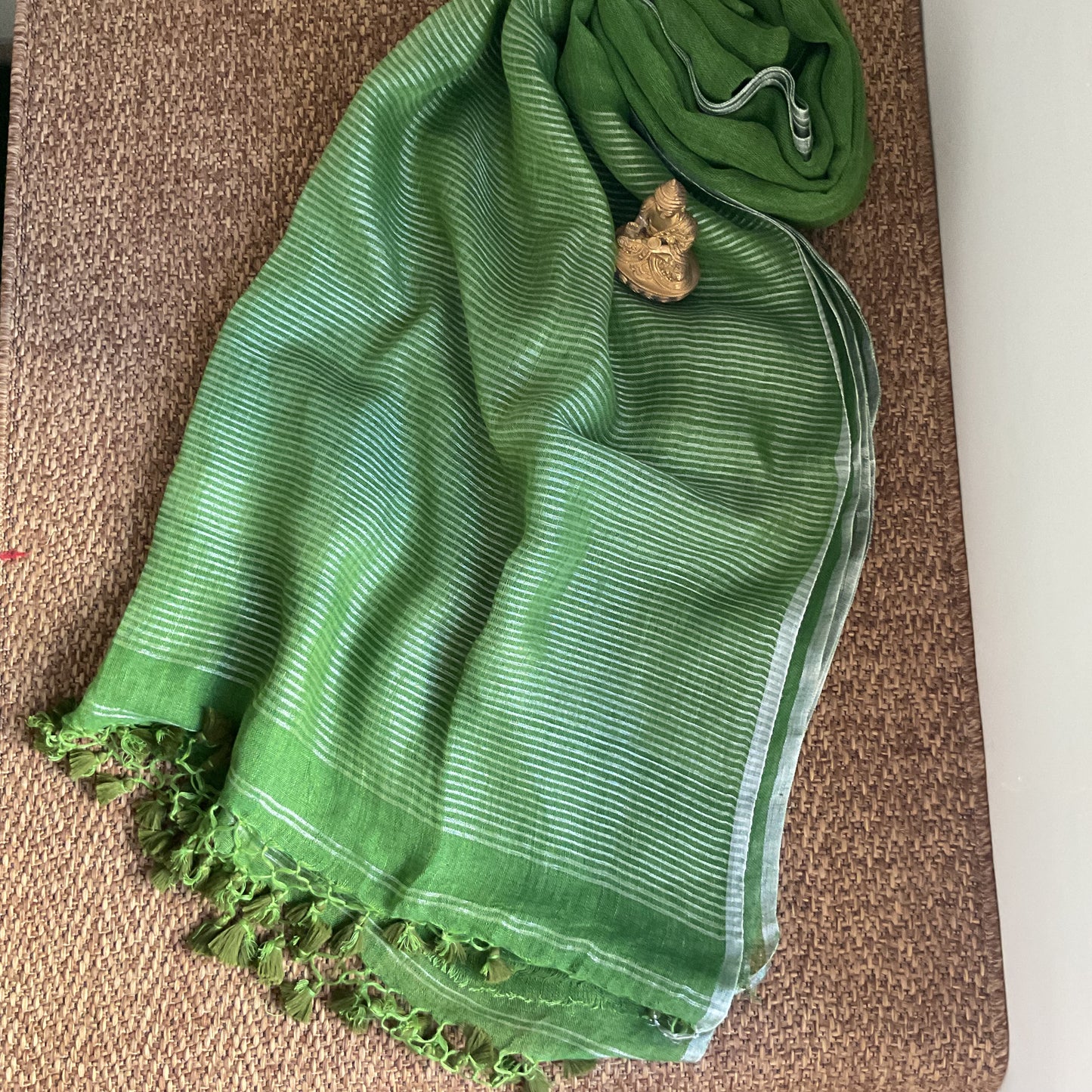 Handloom Linen saree(light Green)