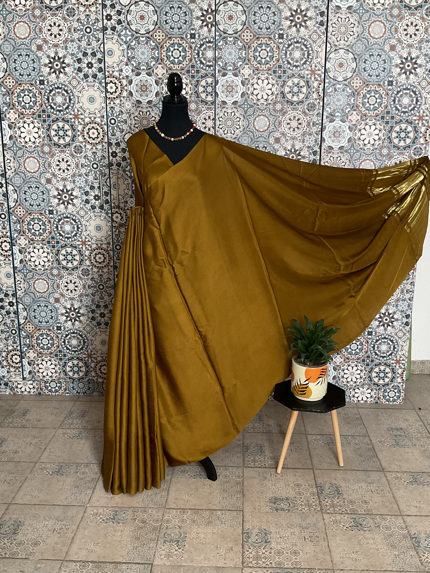 Gajji silk saree(Olive golden)