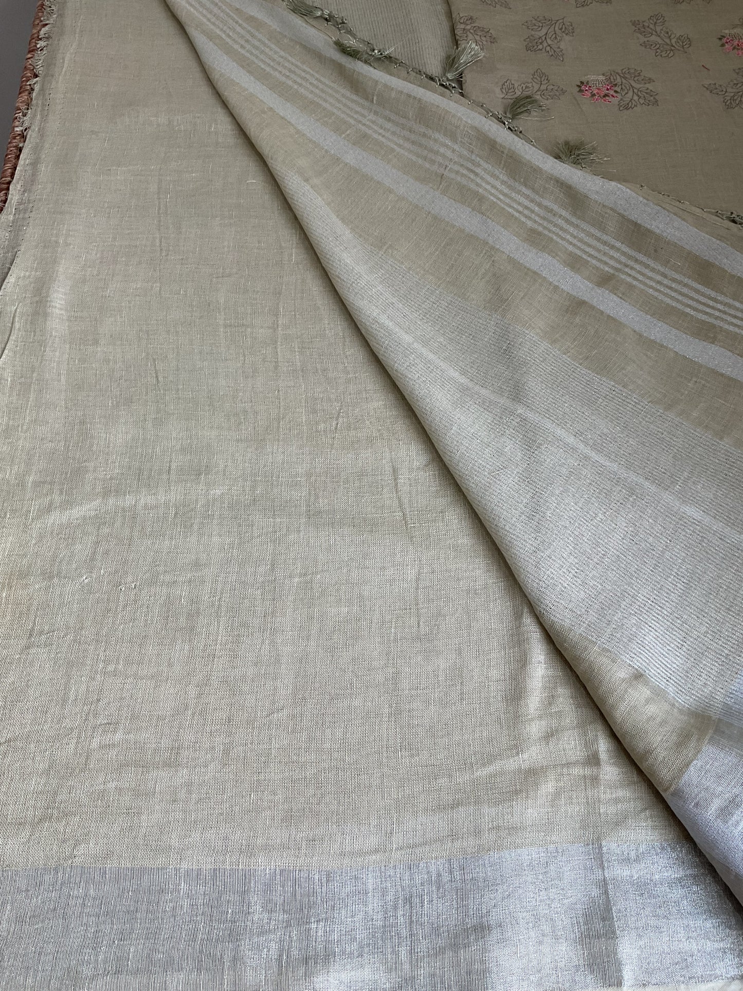 Linen saree with Kantha embroidery(Sage green)