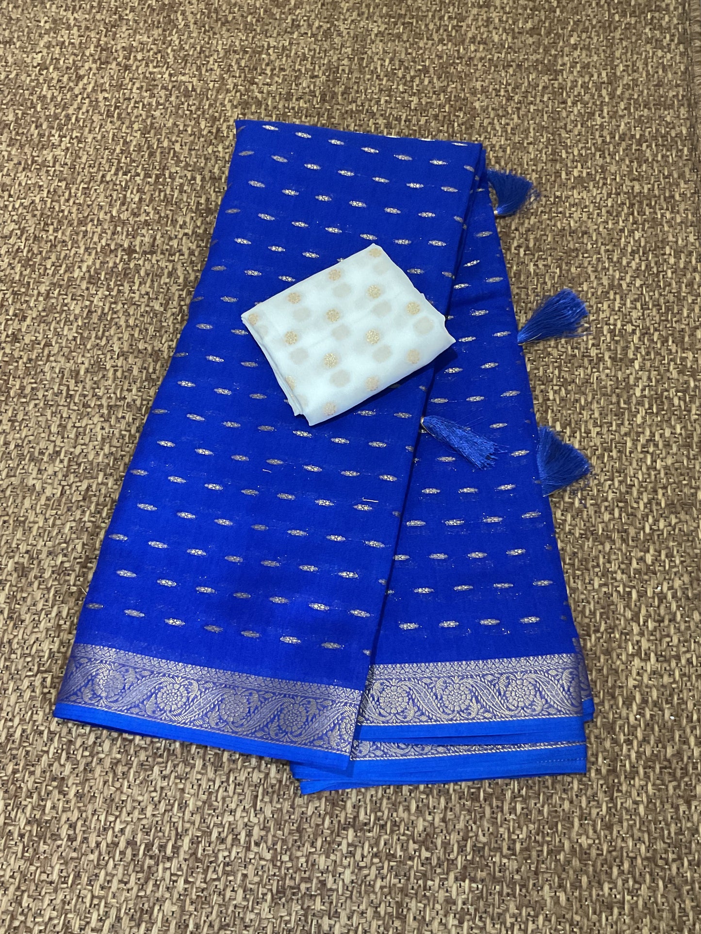 Walnut silk Georgette saree(Royal Blue)