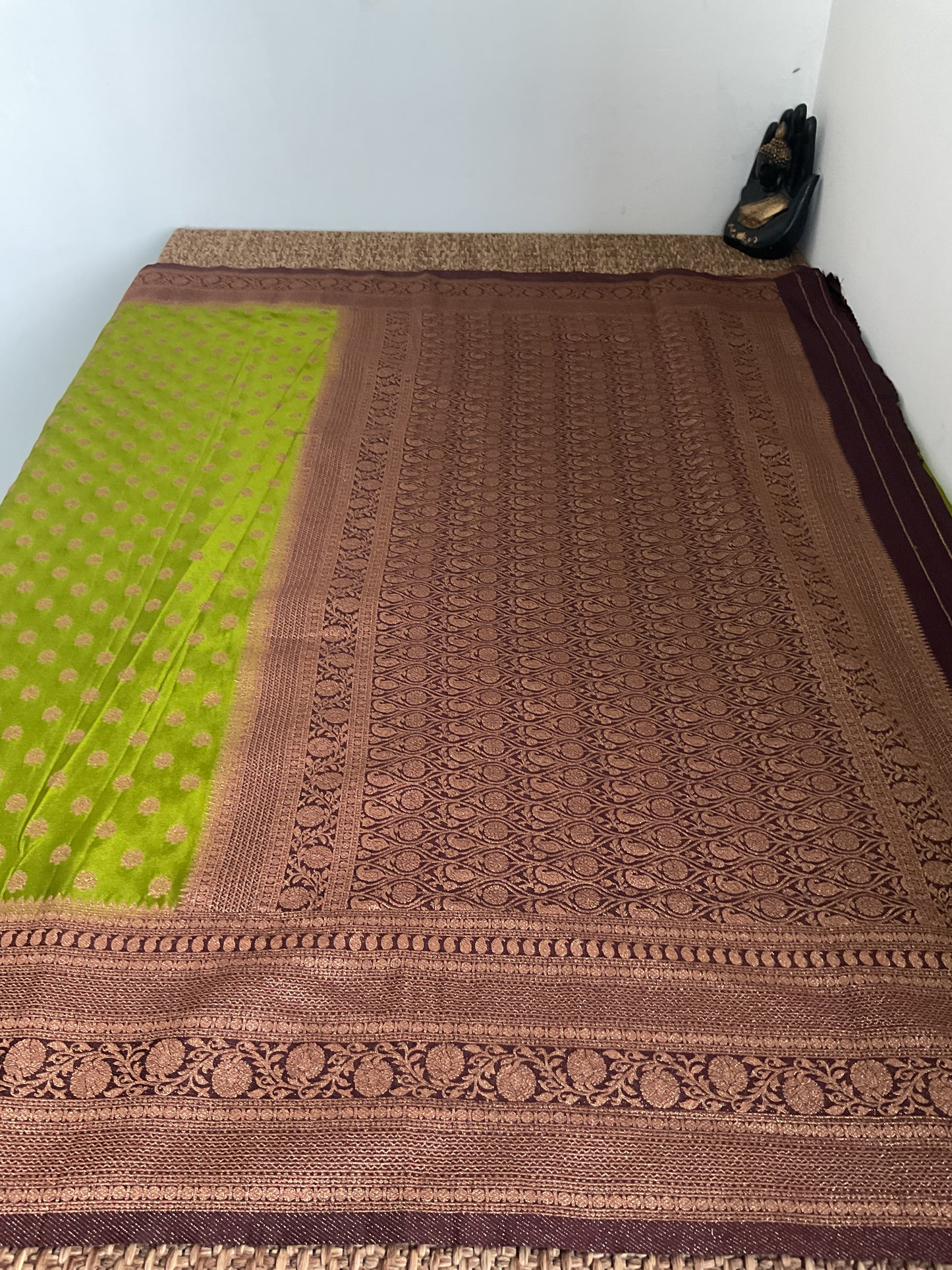 Banarasi crepe silk saree(Green with brown border)