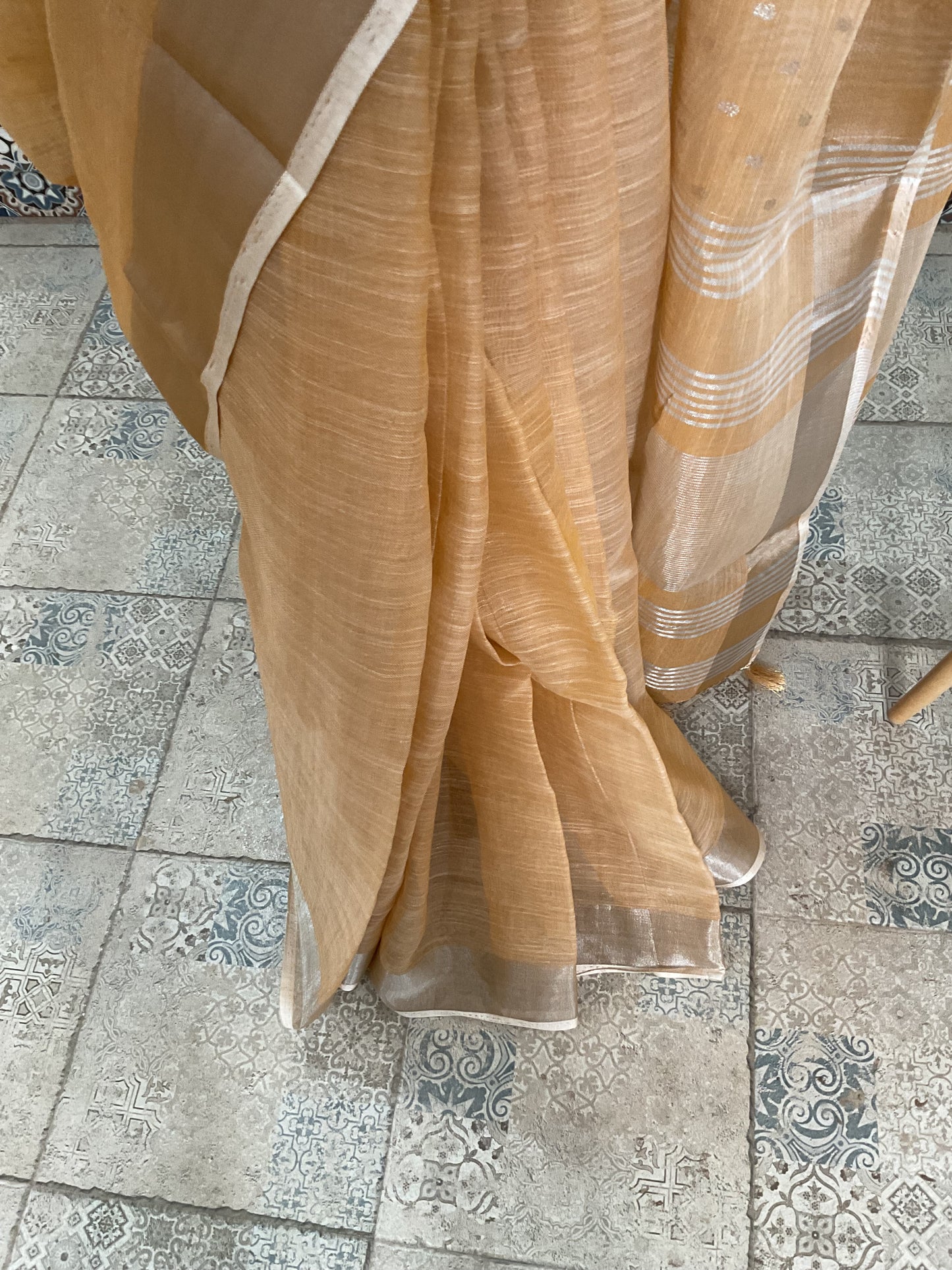 Linen cotton with silver motifs(cream)