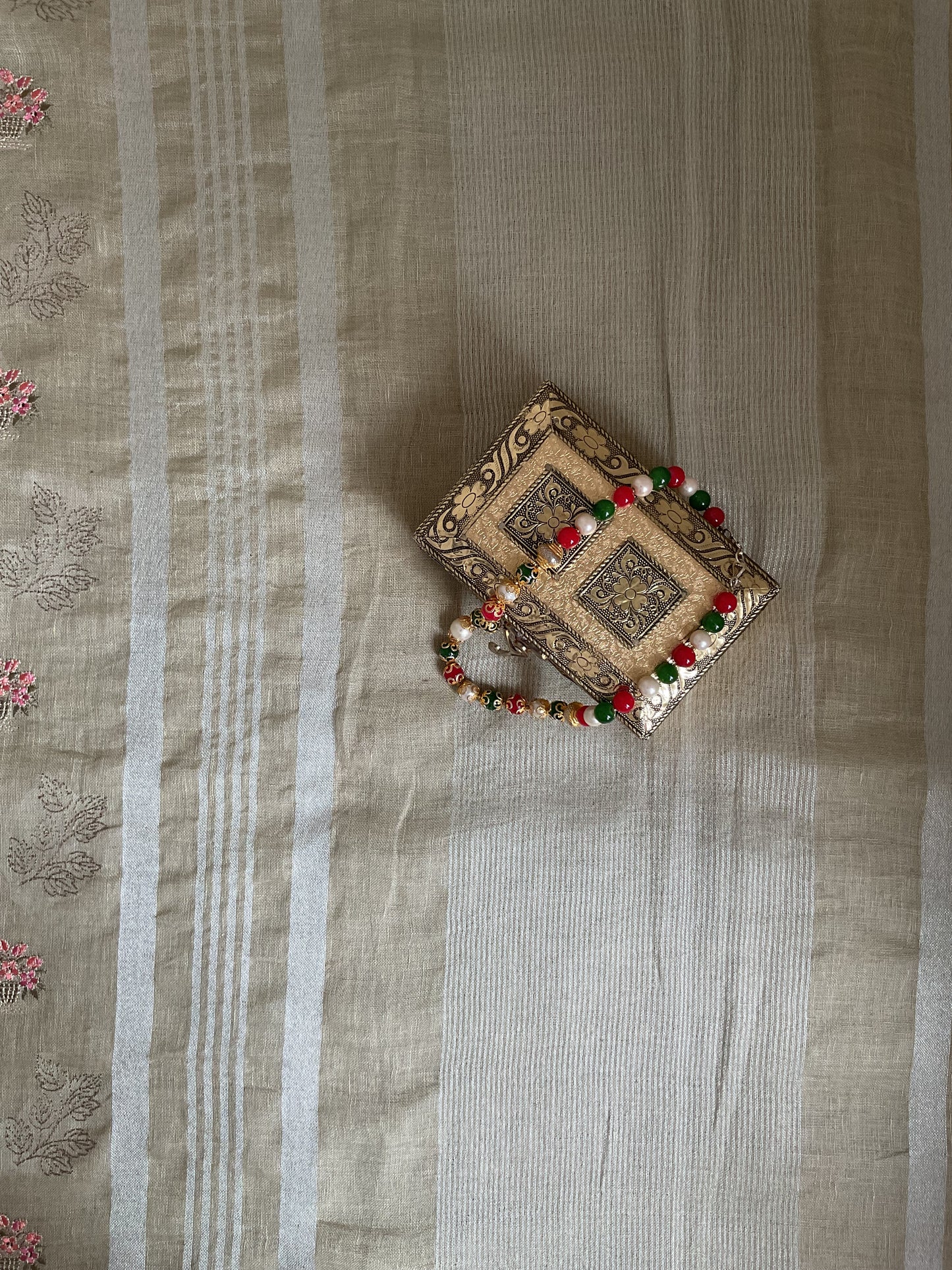 Linen saree with Kantha embroidery(Pastel lime green)