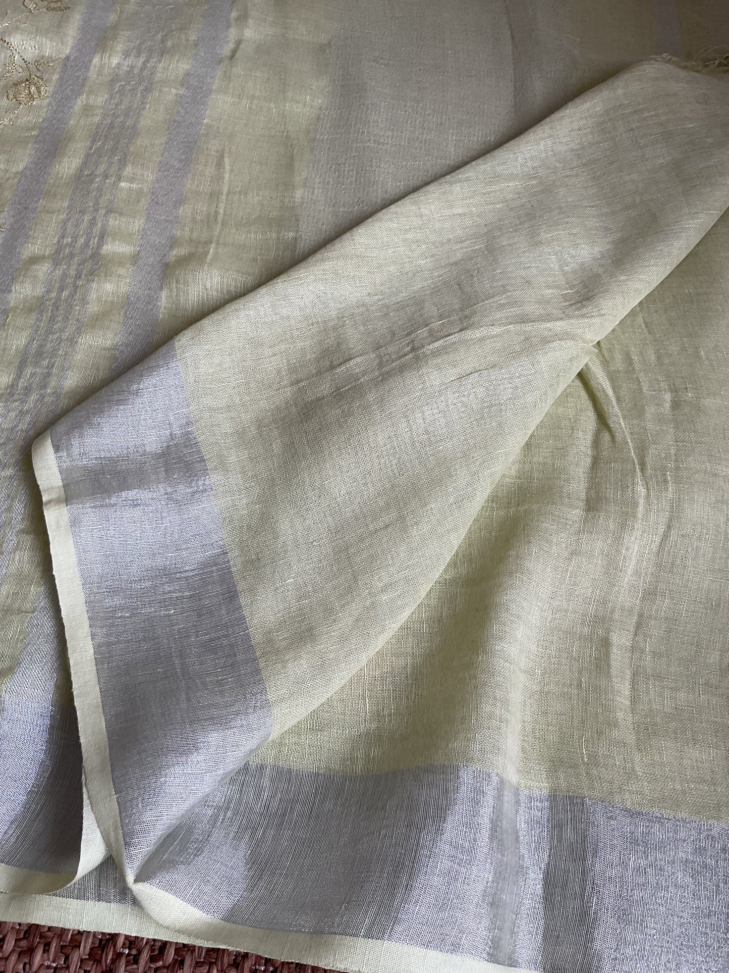 Linen saree with Kantha embroidery(Pastel lime green)