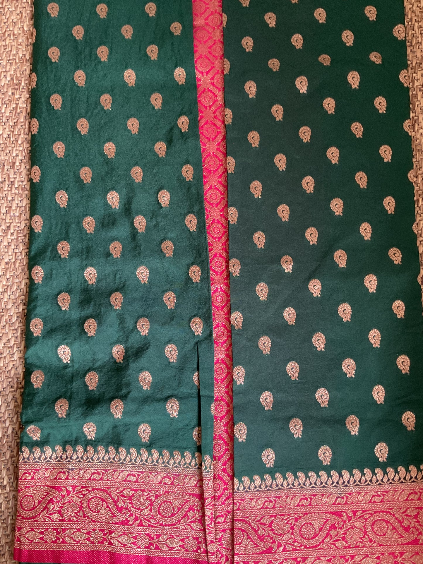Banarasi crepe georgette Saree(Green with pink border)