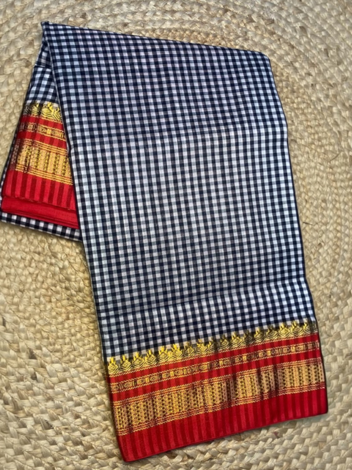 Tum Tum Checks Traditional Ilkal Saree – Black & White with small checks & with Red Pallu