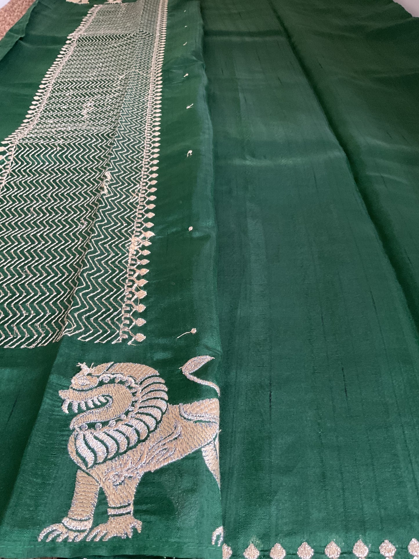 Tussar Lion motifs saree-(Green)