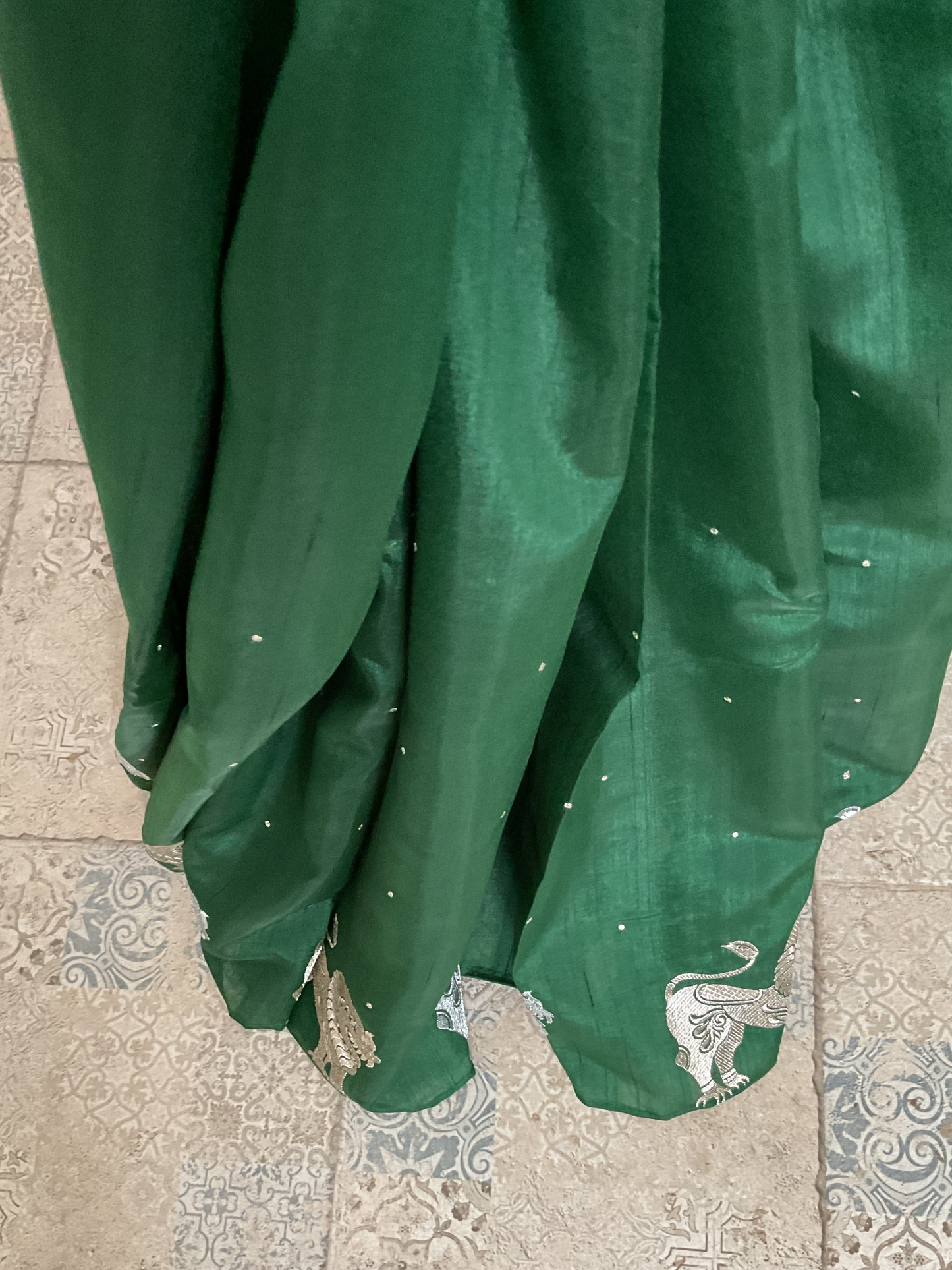 Tussar Lion motifs saree-(Green)