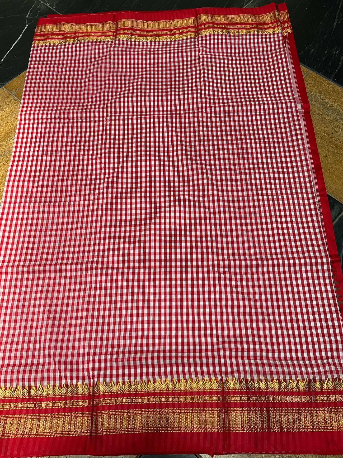 Tum Tum Checks Traditional Ilkal Saree – Red with Silver Pallu