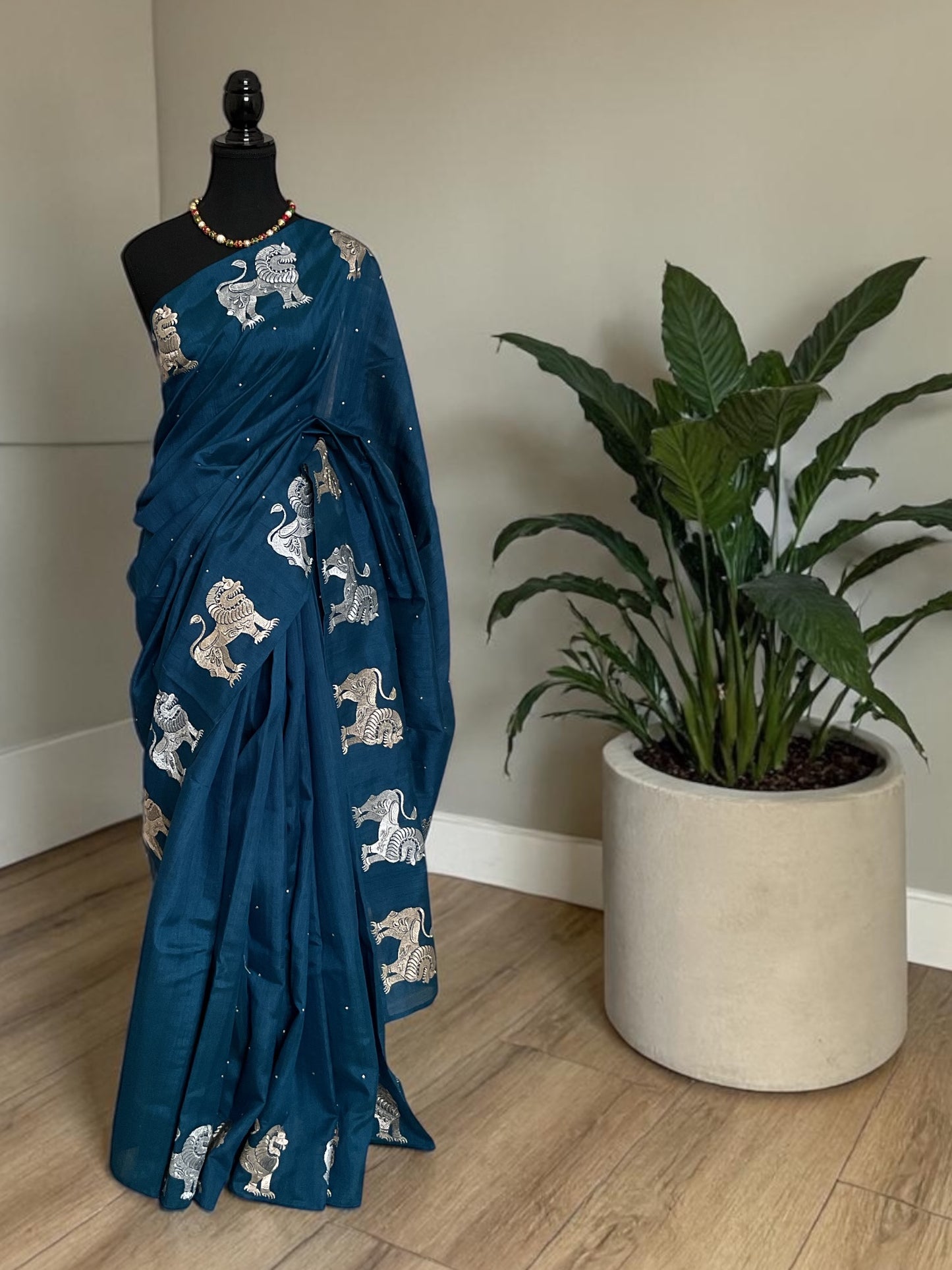 Tussar Lion motifs saree(Blue)