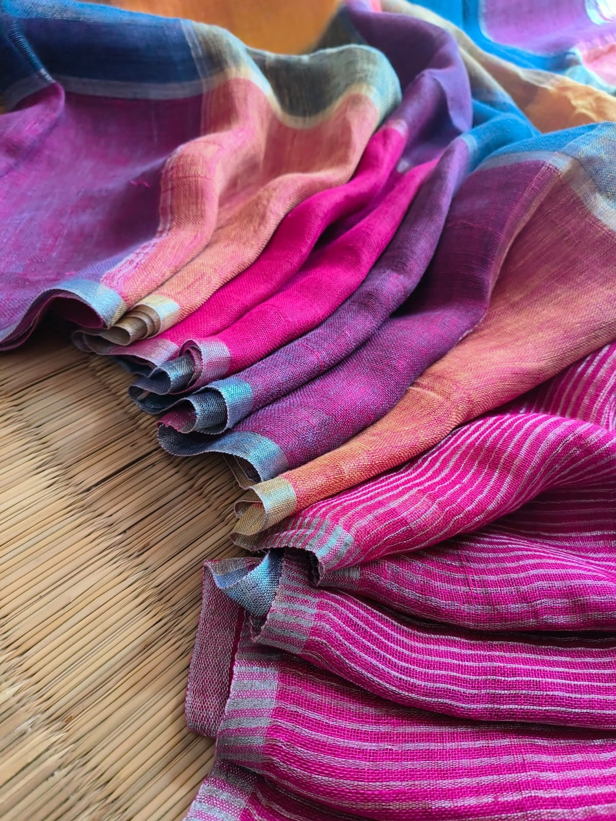 Handloom Linen saree(multicolour )