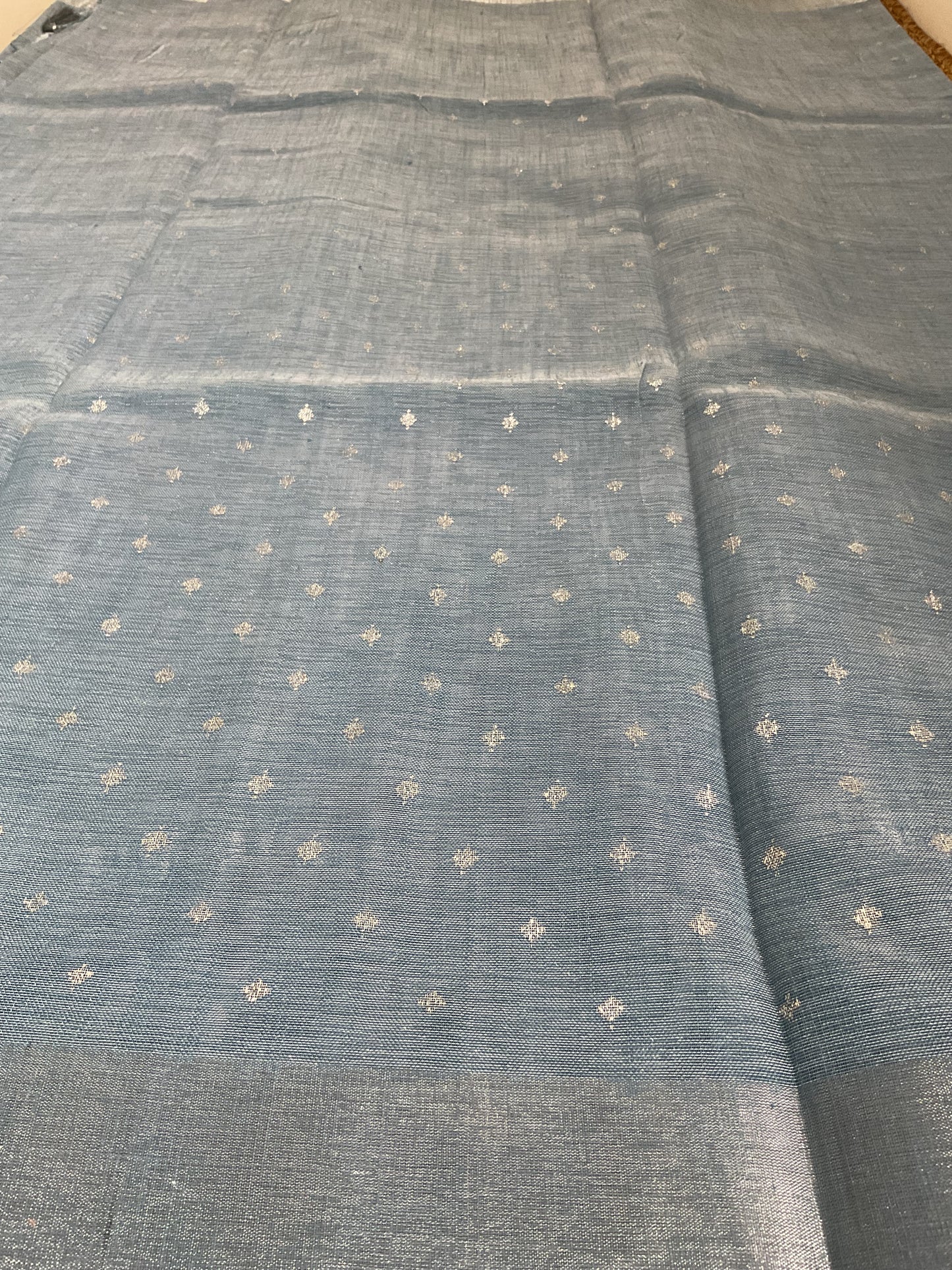 Linen cotton with silver motifs(Light blue)