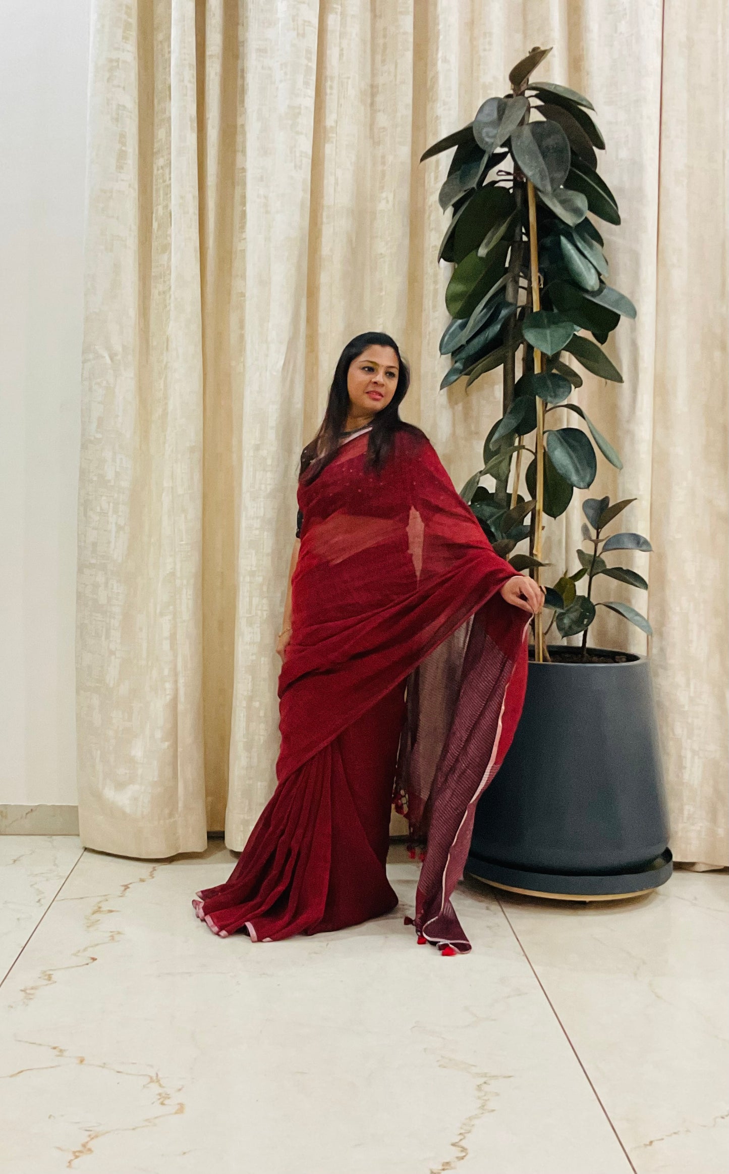 Premium Linen saree(maroon)