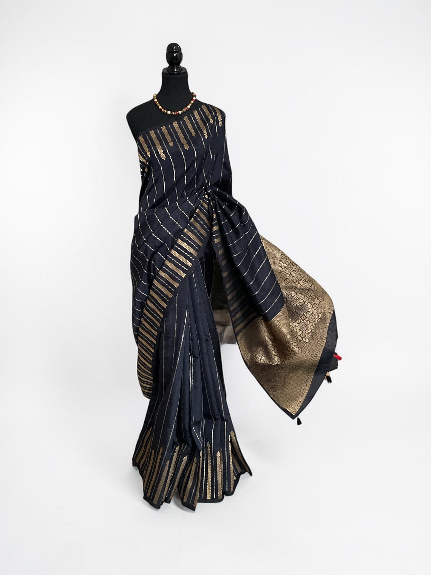 Tussar temple border saree-(Black)