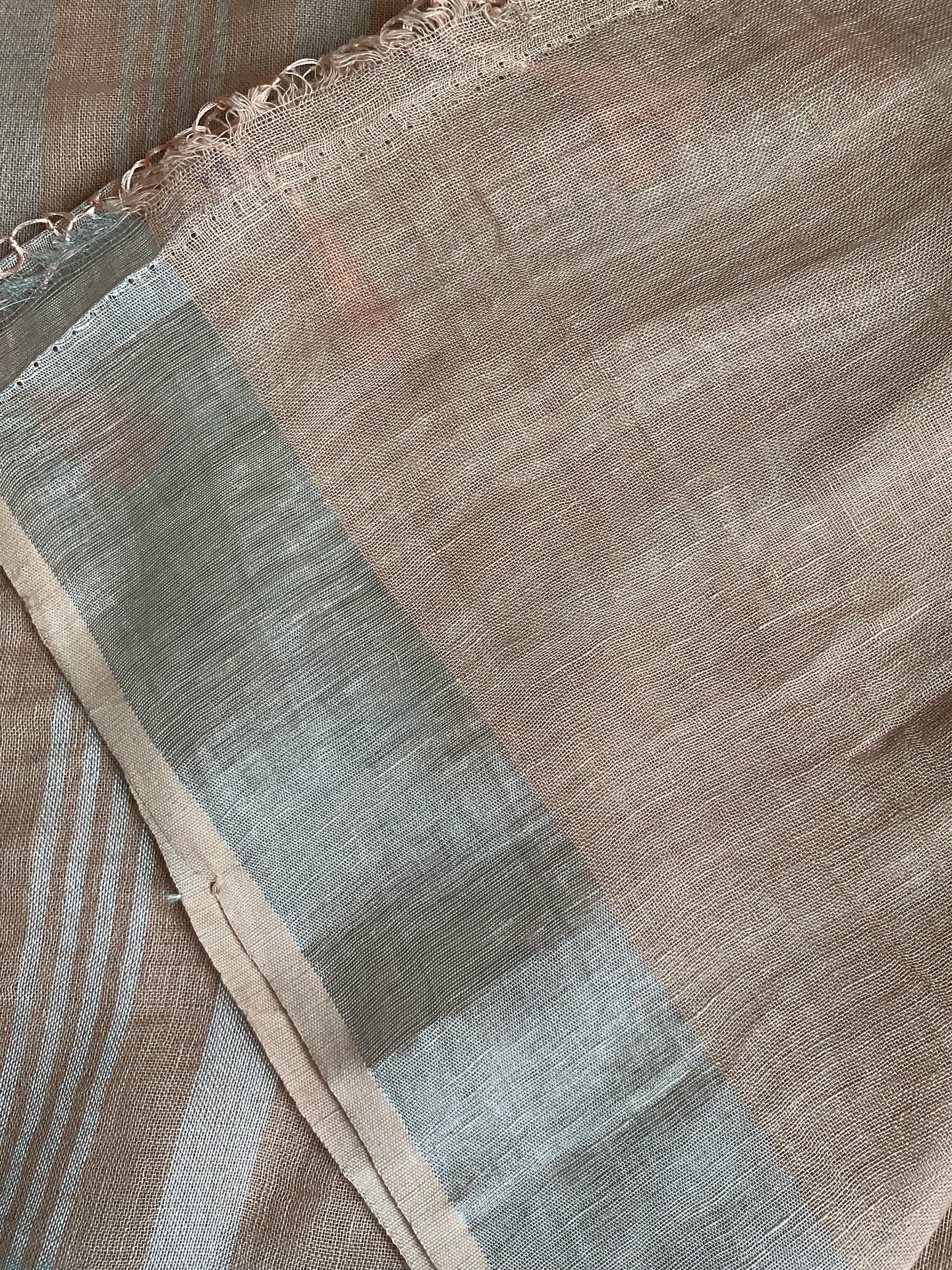 Linen saree with Kanta embroidery(Blush pink)
