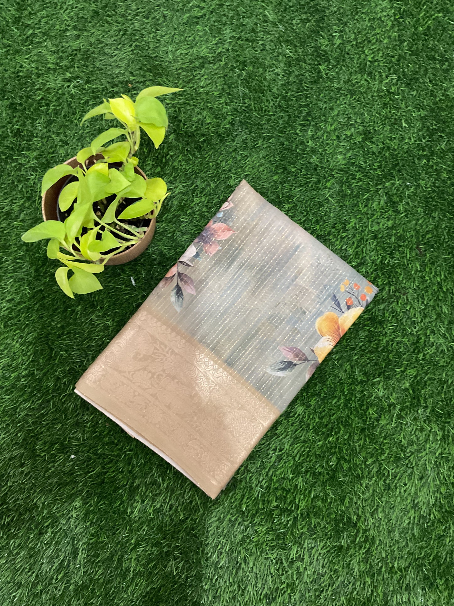 Dola silk saree with half white border (01)